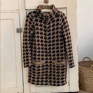 Vintage Wallace Black and Tan Houndstooth Cardigan Coat